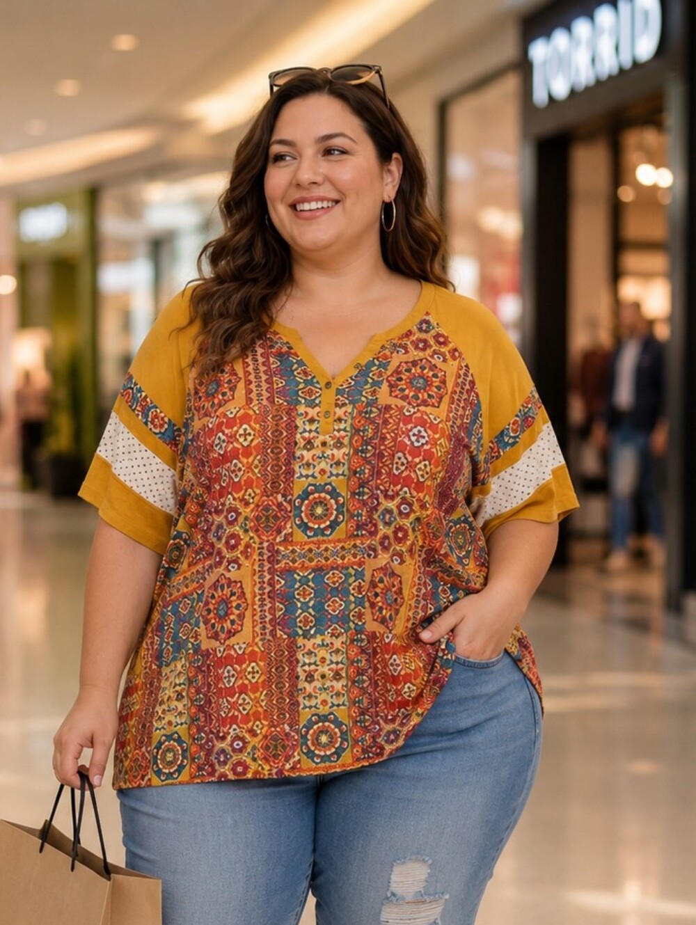 Cato Patterned V Neck Short Sleeve Top. In EUC